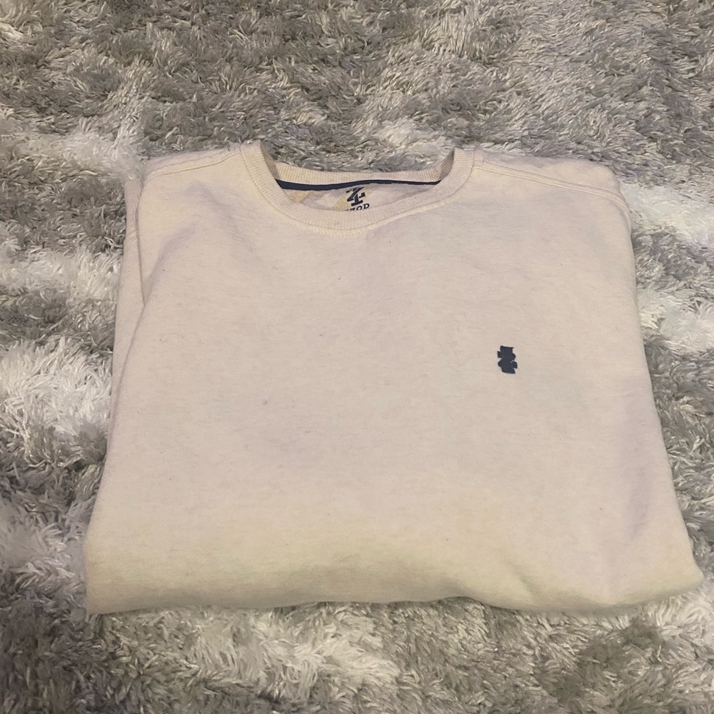 Cute baggy sweater!